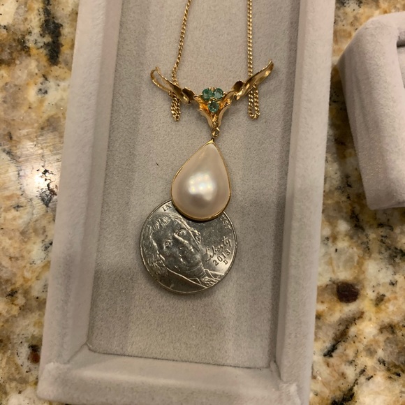 Solid 18k yellow gold mabe pearl and emerald necklace - Picture 3 of 8